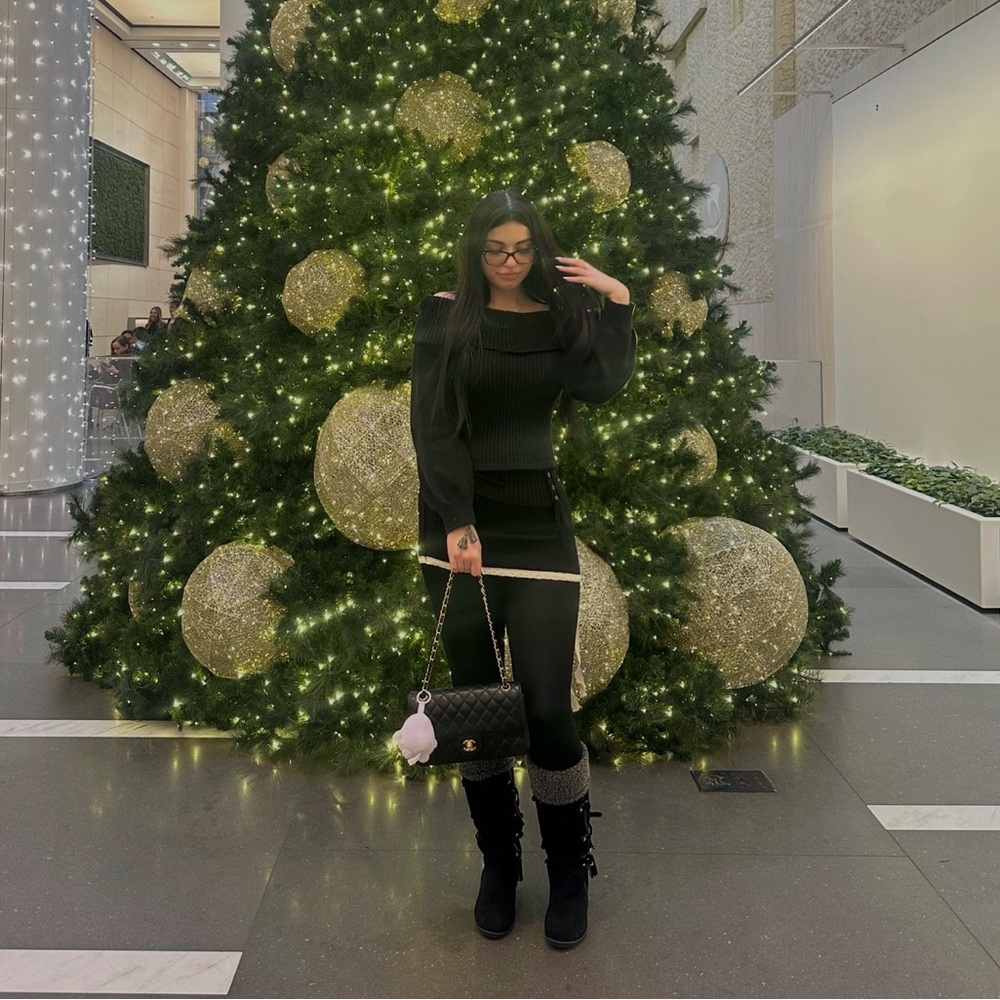 Meet your Posher, Eleni